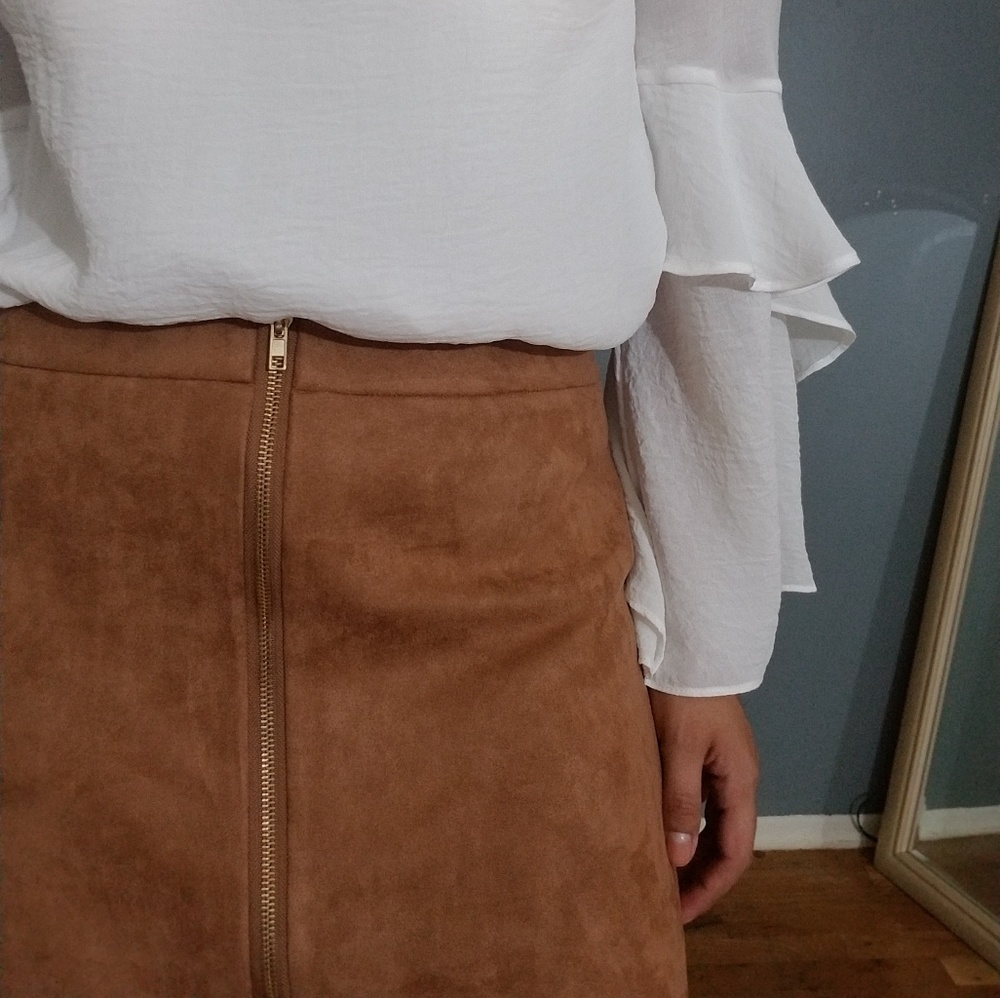TAN ZIPPERED FAUX SUEDE SHIRT - Picture 6 of 6